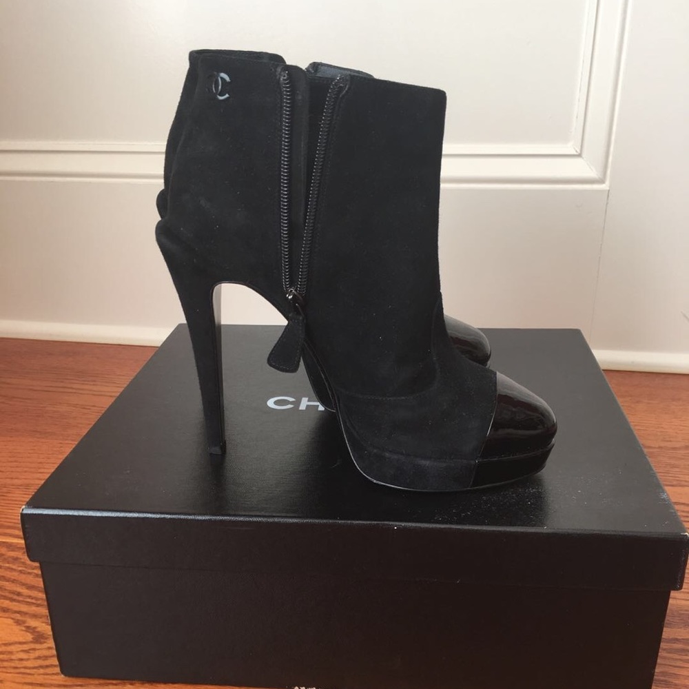 Chanel black suede&patent leather ankle bootie NIB - Picture 5 of 5
